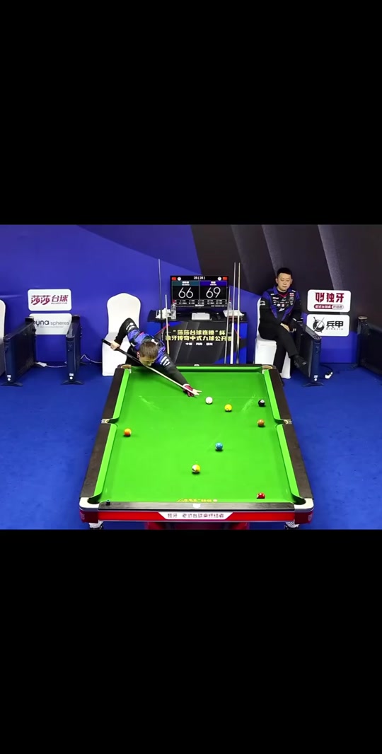 卖房创业亏了2亿,拳王夫妻也很艰难,冉莹颖和邹市明见面就吵架.