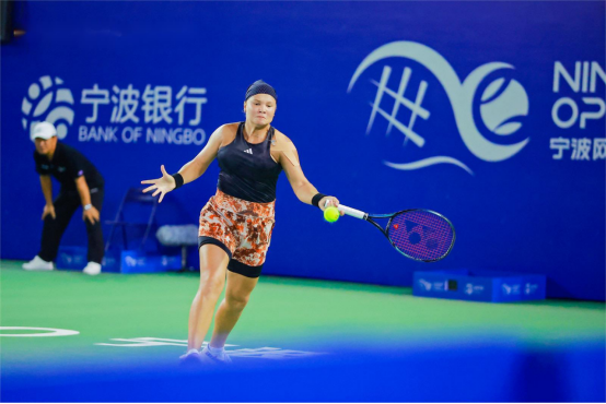 了自信